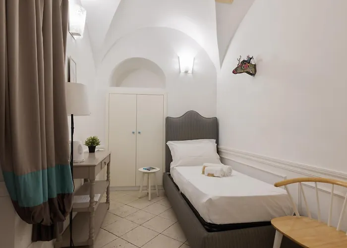 Domus 14 3* Rome